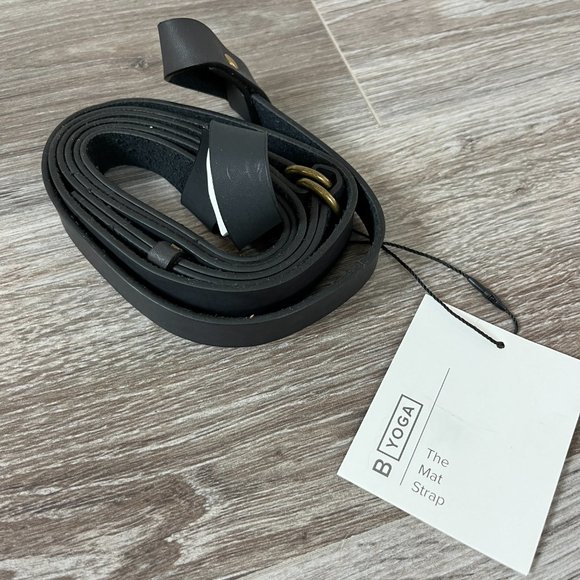 ESSENTIAL YOGA BUNDLE • Yoga mat, strap, vegan carrier, blocks & eye pillow - Picture 6 of 6